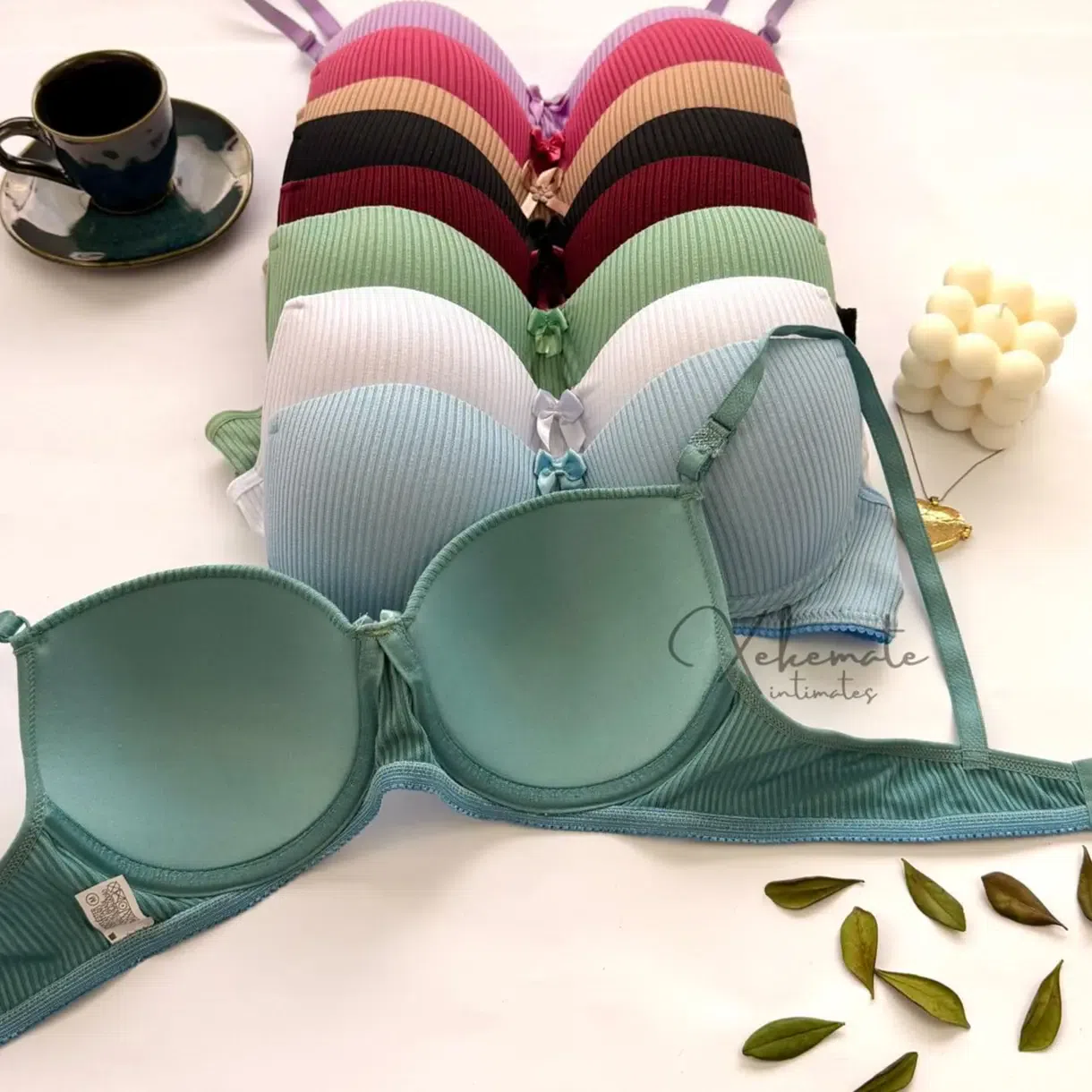 Kit 5 Sutiãs Suede com Bojo Canelado Liso Soutien Básico Confortável Moda Feminina Alças Reguláveis Fecho Traseiro