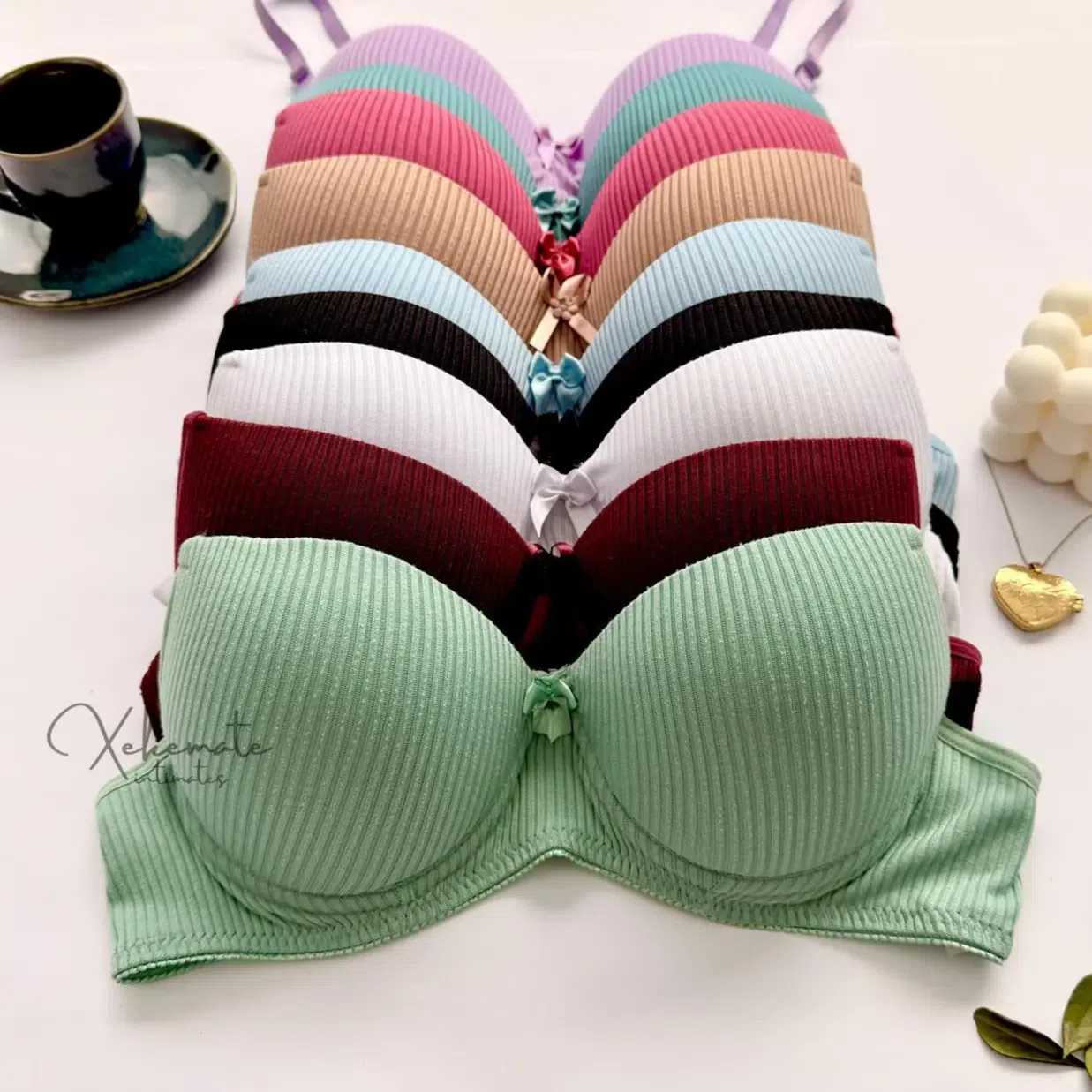 Kit 5 Sutiãs Suede com Bojo Canelado Liso Soutien Básico Confortável Moda Feminina Alças Reguláveis Fecho Traseiro